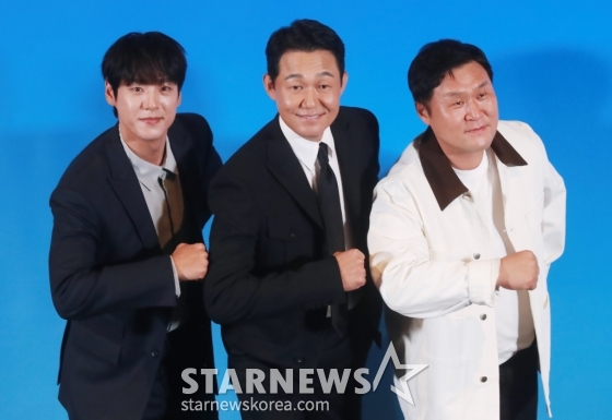 배우 곽시양, 박성웅, 윤경호가 13일 오후 서울 CGV 용산아이파크몰에서 진행된 영화 '필사의 추격'(감독 김재훈) 언론시사회 및 기자간담회에 참석해 포즈를 취하고 있다. /2024.08.13 /사진=이동훈