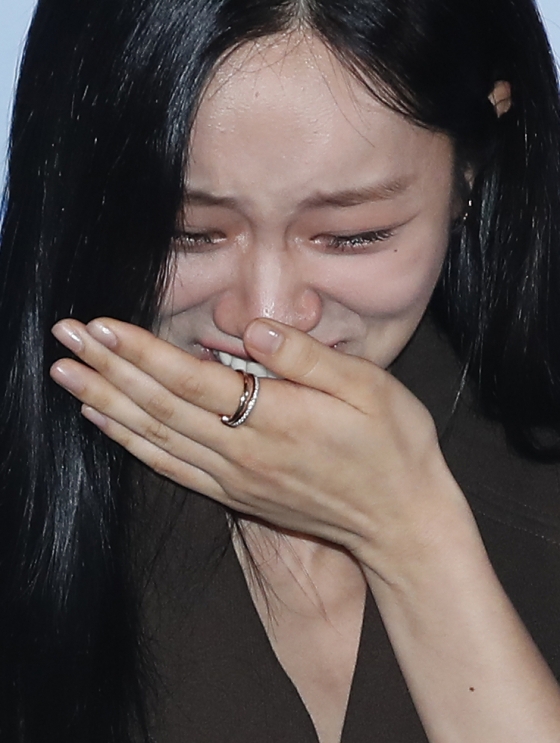 (서울=뉴스1) 권현진 기자 = 배우 혜리가 5일 서울 용산CGV에서 열린 영화 &#039;빅토리&#039; 언론시사회에서 취재진 칭찬에 눈물을 흘리고 있다.   &#039;빅토리&#039;는 오직 열정만큼은 충만한 생판 초짜 치어리딩 동아리 &#039;밀레니엄 걸즈&#039;가 신나는 댄스와 가요로 모두를 응원하는 이야기를 그린 작품이다. 2024.8.5/뉴스1  Copyright (C) 뉴스1. All rights reserved. 무단 전재 및 재배포,  AI학습 이용 금지. /사진=(서울=뉴스1) 권현진 기자