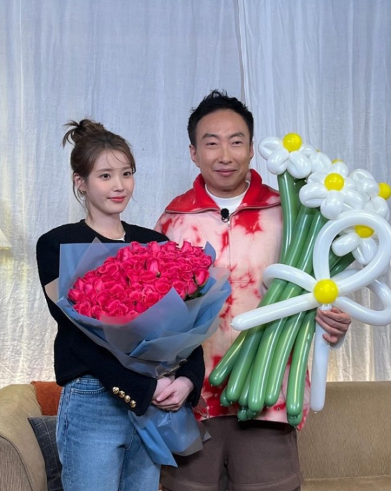 가수 아이유, 개그맨 박명수 /사진=JTBC &#039;할명수&#039; 인스타그램