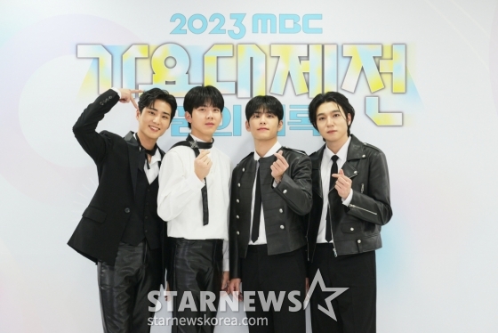 그룹 DAY6가 31일 진행된 2023 MBC 가요대제전에 앞서 포즈를 취하고 있다. /사진제공=MBC 2023.12.31 /사진=이동훈