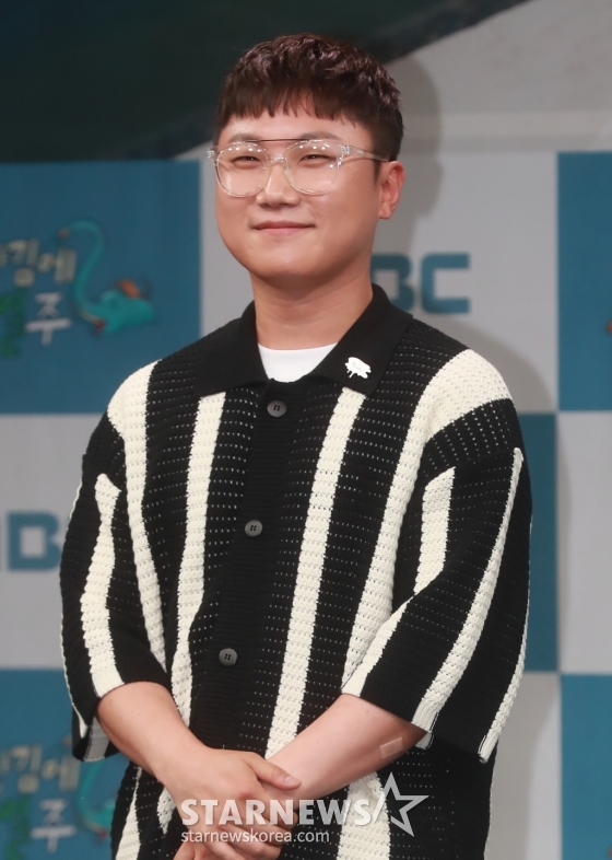 크리에이터 빠니보틀이 9일 오후 서울 마포구 상암 MBC에서 진행된 MBC 예능 '태어난 김에 세계일주2' 제작발표회에 참석해 포즈를 취하고 있다. /2023.06.09