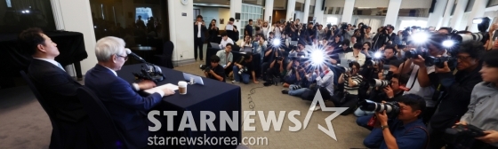  강성두 영풍 사장이 최근 서울 중구 프레스센터에서 열린 영풍 &#039;고려아연 주식 공개매수&#039; 설명 기자간담회에서 발언하고 있다. 사진제공=뉴시스