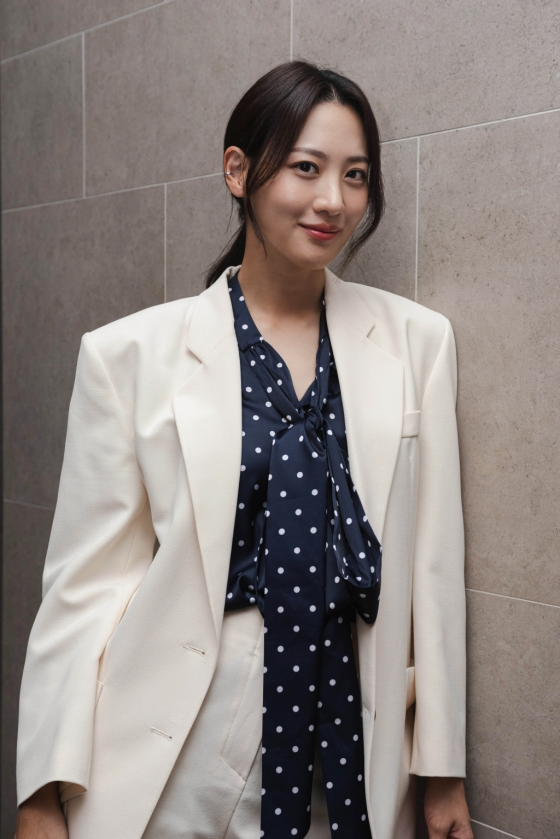 영화 &#039;보통의 가족&#039;의 배우 수현이 7일 진행된 라운드 인터뷰를 위해 포즈를 취하고 있다. /사진제공=하이브미디어코프, 마인드마크 2024.10.07 /사진=이동훈
