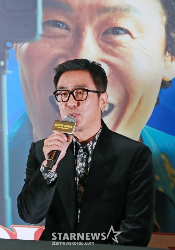 배우 류승룡이 22일 오후 서울 메가박스 코엑스에서 진행된 영화 &#039;아마존 활명수&#039;(감독 김창주) 언론시사회 및 기자간담회에 참석해 질문에 답하고 있다. /2024.10.22 /사진=이동훈 photoguy@