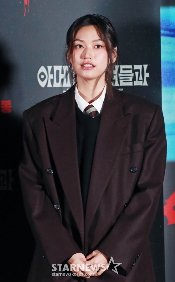 배우 김도연이 31일 오후 서울 CGV용산아이파크몰에서 진행된 영화 &#039;아메바 소녀들과 학교괴담: 개교기념일&#039; 언론시사회 및 기자간담회에 참석해 인사를 하고 있다. /2024.10.31 /사진=이동훈 photoguy@
