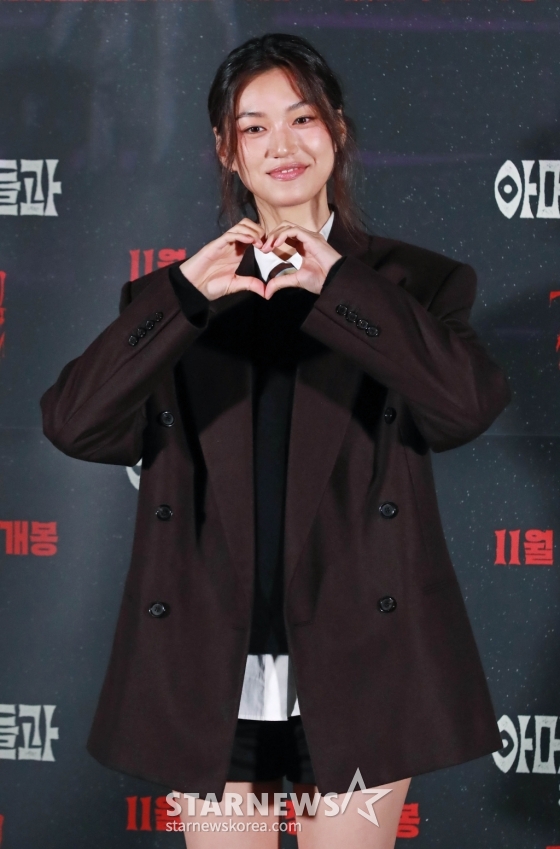 배우 김도연이 31일 오후 서울 CGV용산아이파크몰에서 진행된 영화 &#039;아메바 소녀들과 학교괴담: 개교기념일&#039; 언론시사회 및 기자간담회에 참석해 포즈를 취하고 있다. /2024.10.31 /사진=이동훈 photoguy@