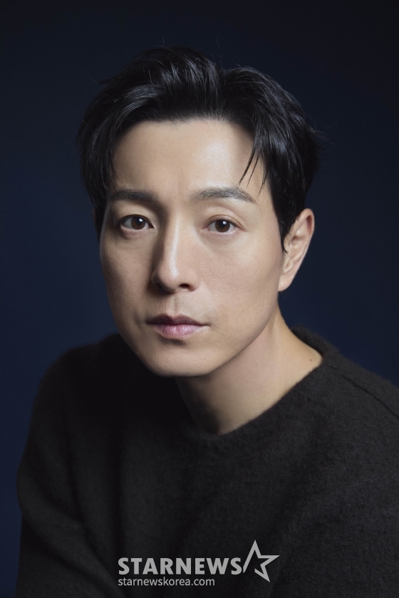 넷플릭스 오리지널 영화 &#039;전, 란&#039;의 배우 정성일이 24일 진행된 라운드 인터뷰를 위해 포즈를 취하고 있다. /사진제공=넷플릭스 2024.10.24 /사진=이동훈 photoguy@