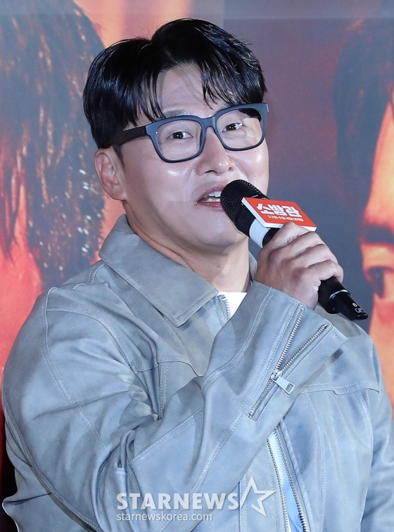 배우 오대환이 8일 오전 서울 용산구 아이파크몰 CGV에서 진행된 영화 &#039;소방관&#039; 제작보고회에 참석해 인사말을 하고 있다.  &#039;소방관&#039;은 2001년 홍제동 화재 참사 사건 당시 열악한 환경 속에서도 화재 진압과 전원 구조라는 단 하나의 목표를 가지고 투입된 소방관들의 상황을 그린 이야기. 12월 4일 개봉. 2024.11.08 /사진=김창현 chmt@