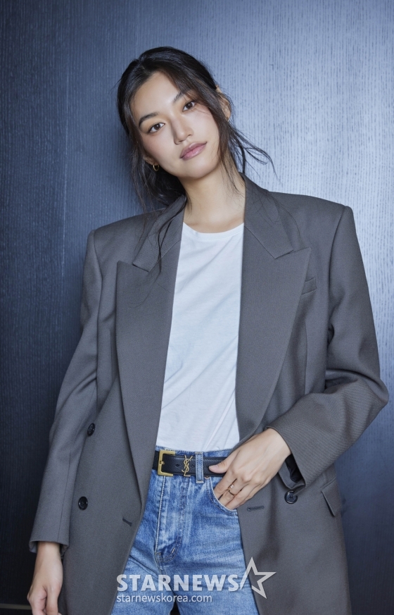 영화 &#039;아메바 소녀들과 학교괴담: 개교기념일&#039;의 주연배우 김도연이 1일 진행된 라운드 인터뷰를 위해 포즈를 취하고 있다. /사진제공=스튜디오 산타클로스엔터테인먼트 2024.11.01 /사진=이동훈 photoguy@