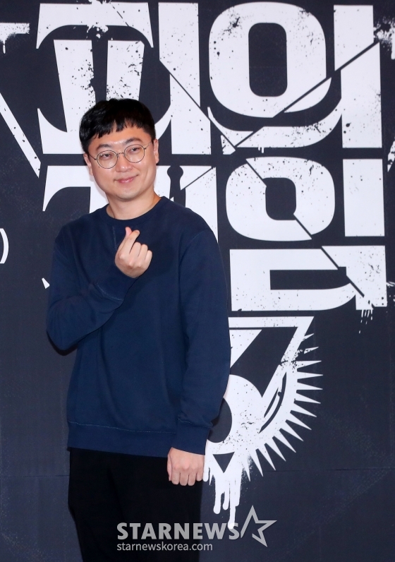 방송인 충주맨이 12일 오후 서울 성동구 메가박스 성수에서 진행된 웨이브 오리지널 &#039;피의 게임 시즌3&#039; 제작발표회에 참석해 포즈를 취하고 있다.  &#039;피의 게임3&#039;는 서바이벌 레전드들과 신예들이 지킬 것인가, 뺏을 것인가를 두고 벌이는 생존지능 서바이벌. 오는 15일 공개. 2024.11.12 /사진=김창현 chmt@