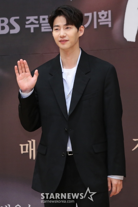 배우 송재림이 11일 오후 서울 양천구 목동 SBS에서 열린 드라마 &#039;시크릿 마더&#039; 제작발표회에서 포즈를 취하고 있다. /사진=이기범 기자 leekb@