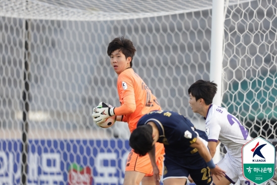 서울이랜드 골키퍼 문정인. /사진=한국프로축구연맹 제공