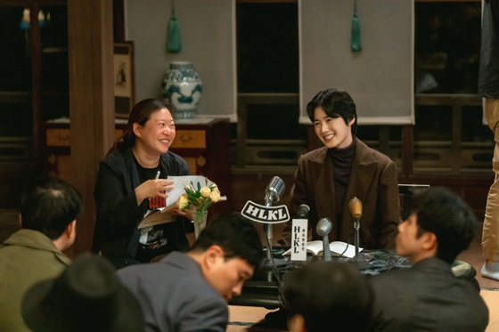 '정년이' 정지인 감독과 배우 정은채 /사진=tvN