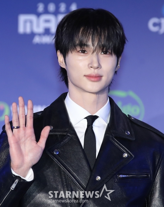 (오사카=뉴스1) 권현진 기자 = 배우 변우석이 22일 일본 오사카 쿄세라 돔에서 열린 &#039;2024 마마 어워즈&#039;(MAMA AWARDS) 레드카펫 행사에 참석해 포즈를 취하고 있다. 2024.11.22/뉴스1  Copyright (C) 뉴스1. All rights reserved. 무단 전재 및 재배포,  AI학습 이용 금지. /사진=(오사카=뉴스1) 권현진 기자