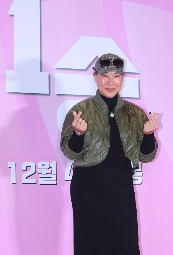 배우 정영주가 28일 오후 서울 용산구 아이파크몰 CGV에서 진행된 영화 &#039;1승&#039; VIP시사회에 참석해 포즈를 취하고 있다.  &#039;1승&#039;은 이겨본 적 없는 감독과 이길 생각 없는 구단주, 이기는 법 모르는 선수들까지 승리의 가능성이 1도 없는 프로 여자배구단이 1승을 위해 도전에 나서는 이야기. 12월 4일 개봉. 2024.11.28 /사진=김창현 chmt@
