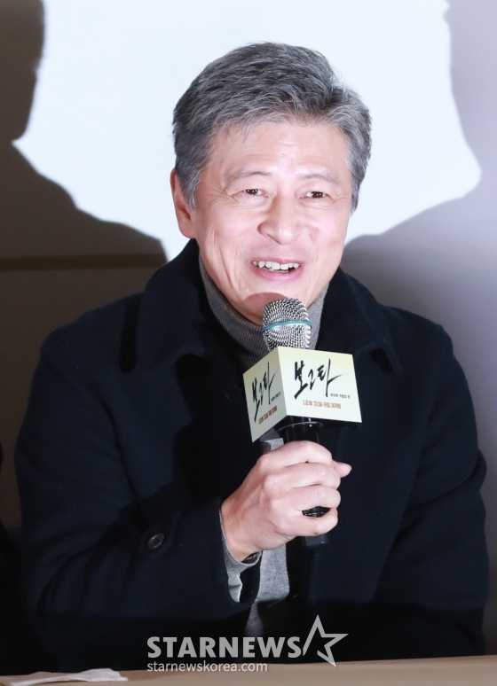 배우 권해효가 19일 오후 서울 메가박스 코엑스에서 진행된 영화 &#039;보고타 : 마지막 기회의 땅&#039;(감독 김성제) 언론배급시사회 및 기자간담회에 참석해 질문에 답하고 있다. /2024.12.19 /사진=이동훈 photoguy@
