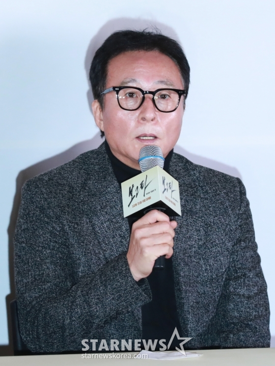 배우 김종수가 19일 오후 서울 메가박스 코엑스에서 진행된 영화 &#039;보고타 : 마지막 기회의 땅&#039;(감독 김성제) 언론배급시사회 및 기자간담회에 참석해 질문에 답하고 있다. /2024.12.19 /사진=이동훈 photoguy@