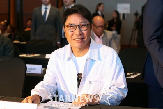[서울=뉴시스] 박진희 기자 = 이수만 SM엔터테인먼트 전 총괄 프로듀서가 30일 서울 영등포구 콘래드호텔에서 열린 국제저작권관리단체연맹(CISAC) 총회에 참석하고 있다. 2024.05.30. pak7130@newsis.com /사진=박진희