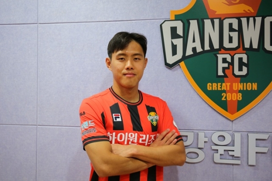 최정훈 오피셜. /사진=강원FC 제공