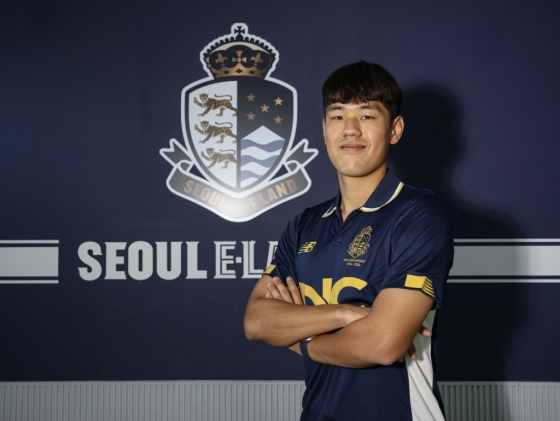 서울 이랜드에 입단한 윤석주의 모습. /사진=서울 이랜드 제공