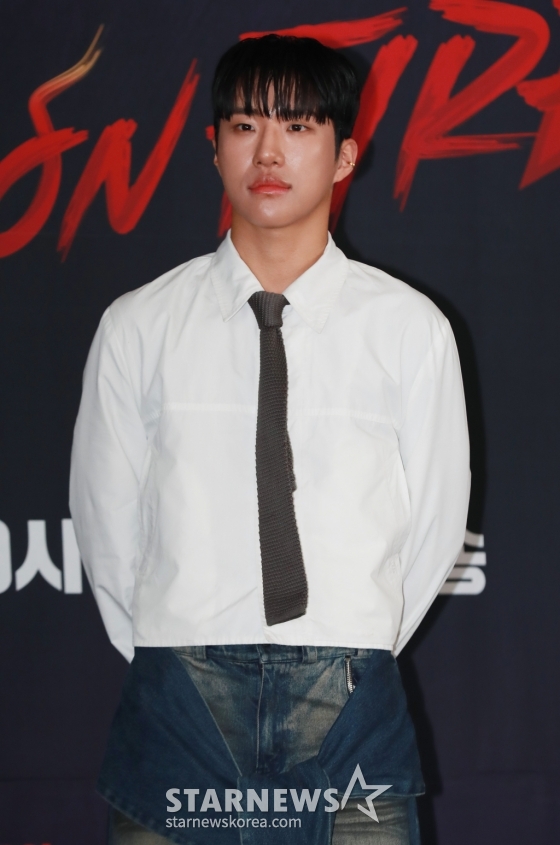 댄서 킹키가 16일 오후 서울 마포구 상암동 스탠포드호텔에서 진행된 JTBC 예능 &#039;걸스 온 파이어&#039; 제작발표회에 참석해 포즈를 취하고 있다.  &#039;NEW K-POP&#039;을 제안할 여성 보컬 그룹 결성 오디션 프로그램 &#039;걸스 온 파이어&#039;는 오늘(16일) 첫 방송된다. /2024.04.16 /사진=이동훈