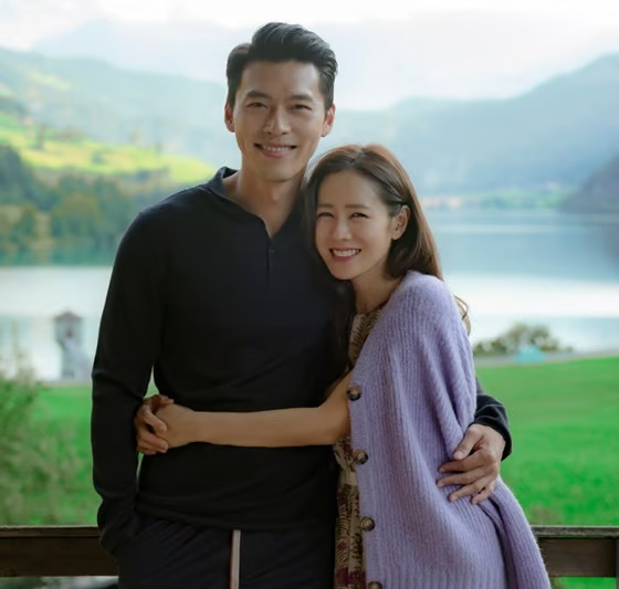 왼쪽부터 현빈, 손예진 부부 /사진=tvN 드라마 &#039;사랑의 불시착&#039; 홈페이지