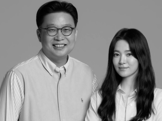 서경덕 교수, 송혜교 /사진=서경덕 SNS