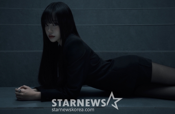 넷플릭스 오리지널 시리즈 &#039;오징어게임&#039; 시즌2의 배우 조유리가 라운드 인터뷰를 위해 포즈를 취하고 있다. /사진제공=넷플릭스 2025.01.09 /사진=이동훈 photoguy@