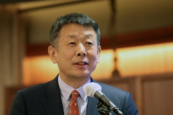 김광일 MBK파트너스 부회장이 지난달 서울 중구 롯데호텔에서 &#039;고려아연 지배구조 개선과 주주가치 회복 방안‘을 주제로 기자간담회를 하고 있는 모습. 사진제공=뉴스1 /사진=(서울=뉴스1) 황기선 기자