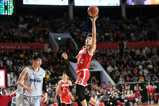 슛을 시도하는 오재현의 모습. /사진=KBL 제공