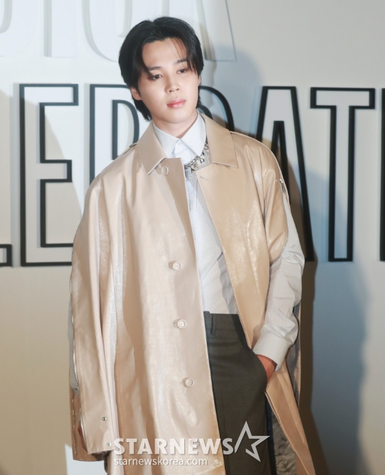 방탄소년단(BTS) 지민이 1일 오후 서울 성동구 디올(DIOR) 성수 스토어에서 진행된 &#039;LADY DIOR CELEBRATION&#039; 전시회 포토콜에 참석해 포즈를 취하고 있다. /2023.09.01 /사진=이동훈