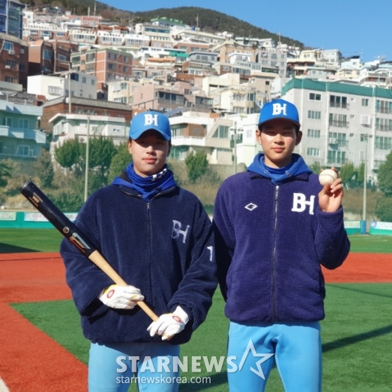 부산고 3학년 안지원(왼쪽)과 2학년 하현승. /사진=김동윤 기자