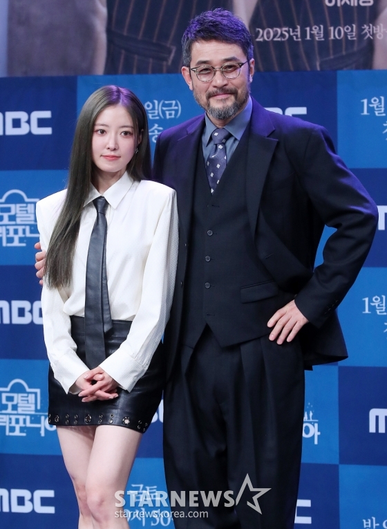 배우 이세영, 최민수가 9일 오후 서울 마포구 상암동 MBC사옥에서 진행된 금토드라마 &#039;모텔 캘리포니아&#039; 제작발표회에 참석해 포즈를 취하고 있다.  &#039;모텔 캘리포니아&#039;는 시골의 모텔에서 태어나 모텔에서 자란 지강희(이세영 분)가 12년 전 도망친 고향에서 첫사랑 천연수(나인우 분)과 재회하며 겪는 우여곡절 첫사랑 리모델링 로맨스. 2019년 심윤서 작가의 인기 소설 &#039;홈, 비터 홈&#039;을 원작으로 한다. 오는 10일 첫 방송. 2025.01.09 /사진=김창현 chmt@