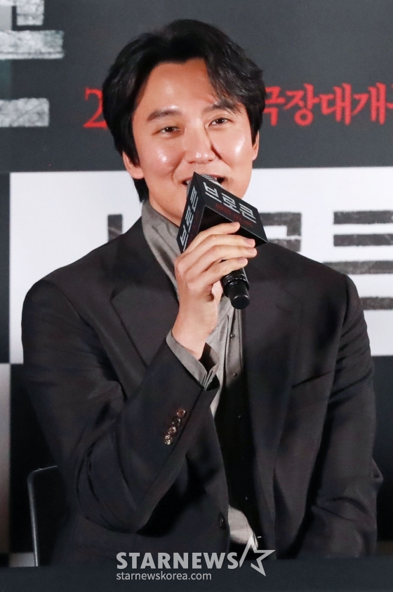 배우 김남길이 23일 오후 서울 CGV용산아이파크몰에서 진행된 영화 &#039;브로큰&#039;(감독 김진황) 언론배급시사회 및 기자간담회에 참석해 질문에 답하고 있다. /2025.01.23 /사진=이동훈 photoguy@