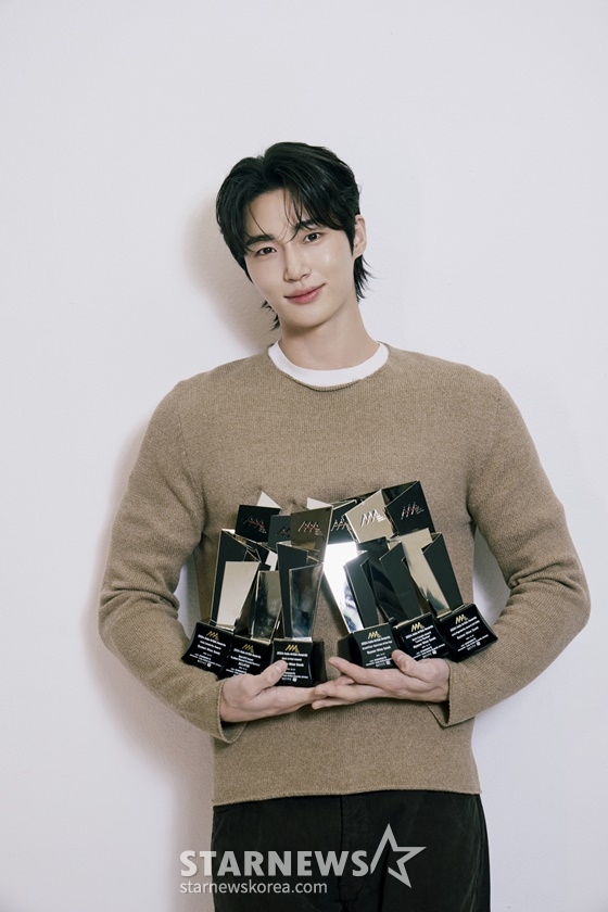 &#039;AAA 2024&#039; 최다관왕 &#039;6관왕&#039;을 달성한 변우석 /사진=바로엔터테인먼트 
