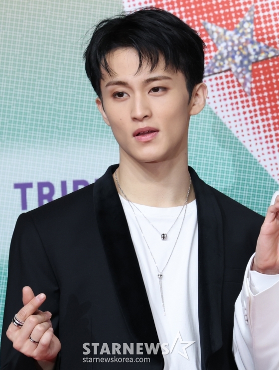 (인천=뉴스1) 권현진 기자 = NCT 드림 마크가 크리스마스인 25일 인천 인스파이어 아레나에서 열린 ‘2024 SBS 가요대전’(이하 ‘가요대전’) 레드카펫 행사에 참석해 포즈를 취하고 있다. 2024.12.25/뉴스1  Copyright (C) 뉴스1. All rights reserved. 무단 전재 및 재배포,  AI학습 이용 금지. /사진=(인천=뉴스1) 권현진 기자