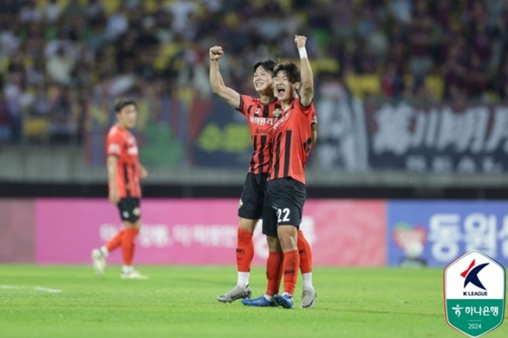 양민혁(왼쪽)과 이상헌. /사진=한국프로축구연맹 제공