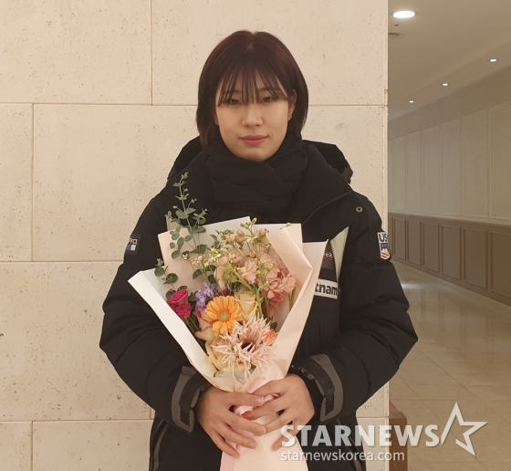 단국대 이예린이 지난 5일 서울 도곡동에서 열린 &#039;2024 KBSA 시상식&#039; 후 사진 촬영에 응하고 있다. /사진=김동윤 기자