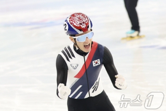 장성우가 남자 1000m 결승전에서 우승을 차지하고 포효하고 있다. /사진=뉴스1