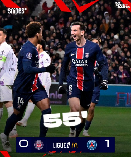 골을 넣고 기뻐하는 파비안 루이스(오른쪽). /사진=PSG 공식 SNS