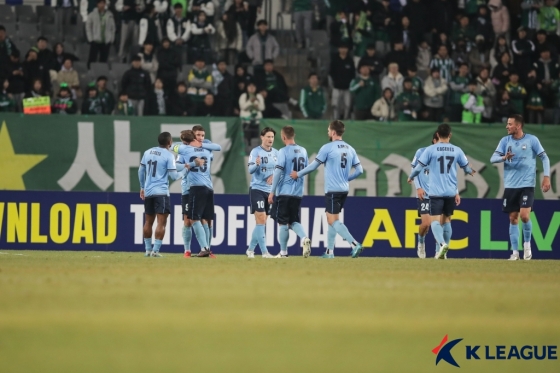 시드니FC 선수들이 득점 후 기뻐하고 있다. /사진=한국프로축구연맹 제공