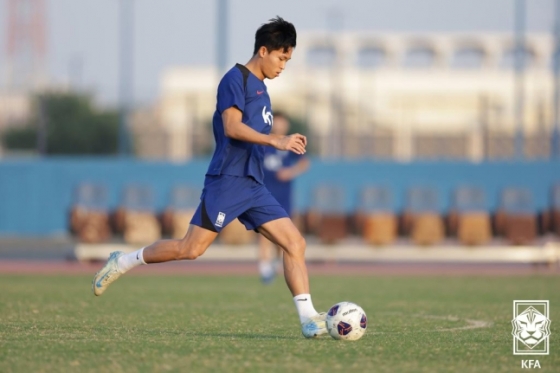 지난해 11월 대표팀 훈련에서 정우영이 몸을 풀고 있다. /사진=대한축구협회 제공