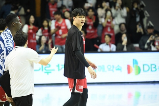 김종규(오른쪽). /사진=KBL 제공