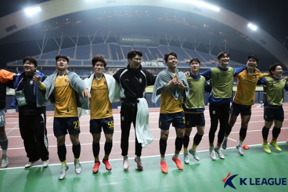 기뻐하는 광주FC 선수들. /사진=한국프로축구연맹 제공