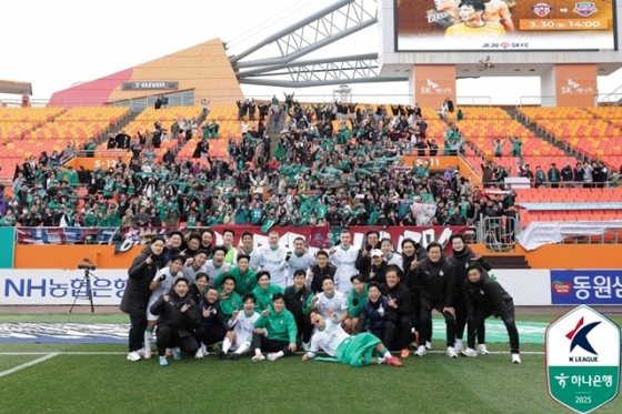 기뻐하는 대전하나시티즌 선수단. /사진=한국프로축구연맹 제공