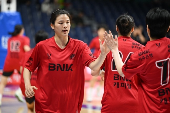 BNK 변소정(왼쪽). /사진=WKBL 제공