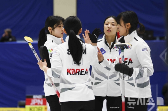 한국 여자컬링 대표팀. /사진=뉴시스