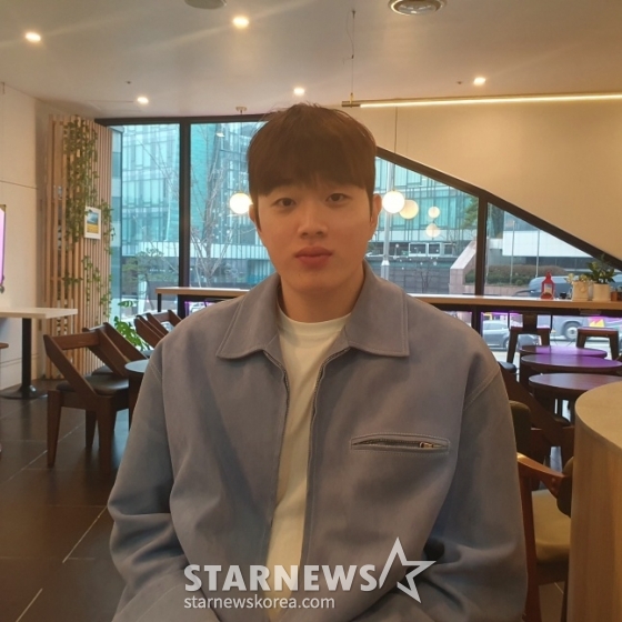우리카드 김지한이 지난 5일 서울 장충체육관에서 열린 팬미팅에서 스타뉴스와 인터뷰에 응하고 있다. /사진=김동윤 기자