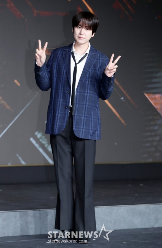 그룹 슈퍼주니어 규현이 29일 오전 서울 마포구 호텔나루에서 열린 넷플릭스 &#039;데블스 플랜: 데스룸&#039; 제작발표회에 참석해 포즈를 취하고 있다.  정종연 PD가 연출하는 &#039;데블스 플랜: 데스룸&#039;은 다양한 직업군의 플레이어가 7일간 합숙하며 최고의 브레인을 가리는 두뇌 서바이벌 게임으로 오는 5월 6일 공개된다. /2025.04.29 /사진=김휘선 hwijpg@
