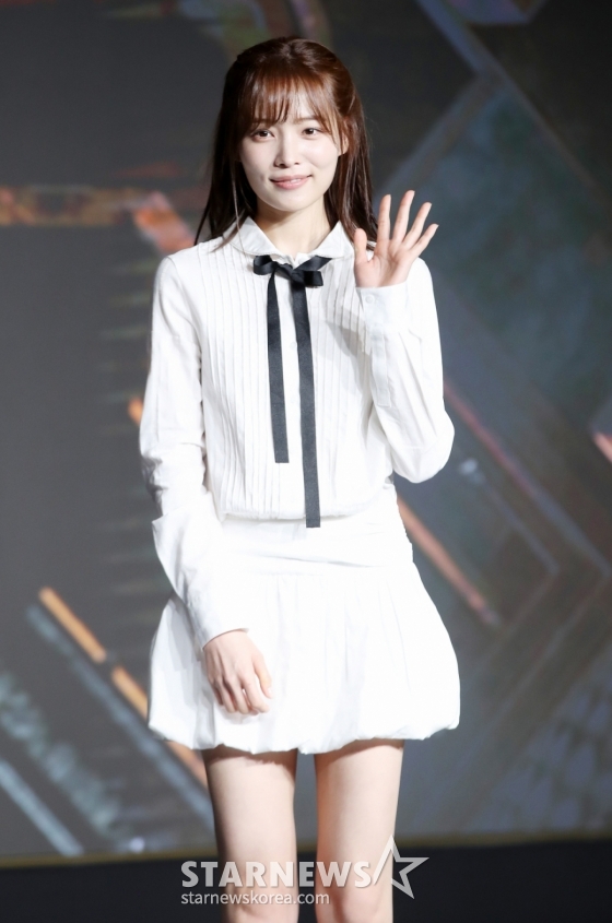 배우 윤소희가 29일 오전 서울 마포구 호텔나루에서 열린 넷플릭스 &#039;데블스 플랜: 데스룸&#039; 제작발표회에 참석해 포즈를 취하고 있다.  정종연 PD가 연출하는 &#039;데블스 플랜: 데스룸&#039;은 다양한 직업군의 플레이어가 7일간 합숙하며 최고의 브레인을 가리는 두뇌 서바이벌 게임으로 오는 5월 6일 공개된다. /2025.04.29 /사진=김휘선 hwijpg@